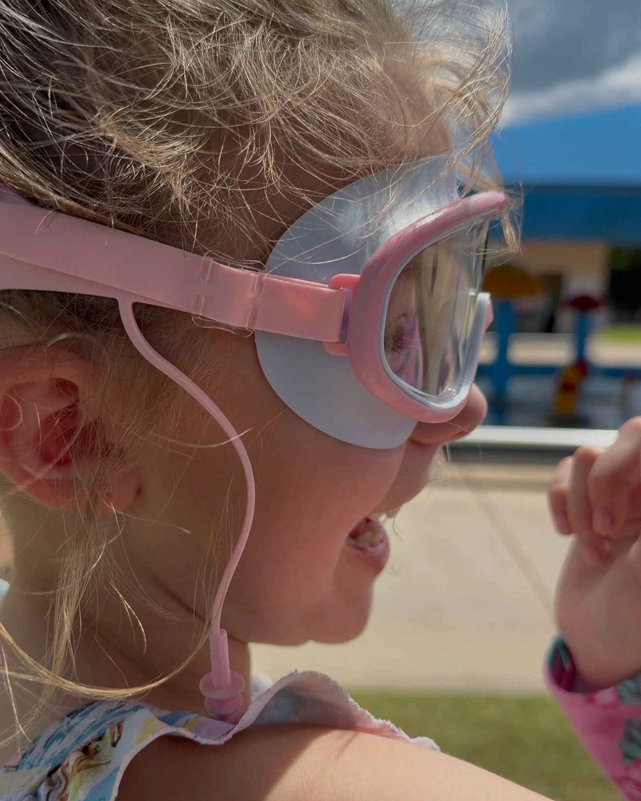 JOEYZ™ Kids Swimming Goggles with Earplugs - Image 10