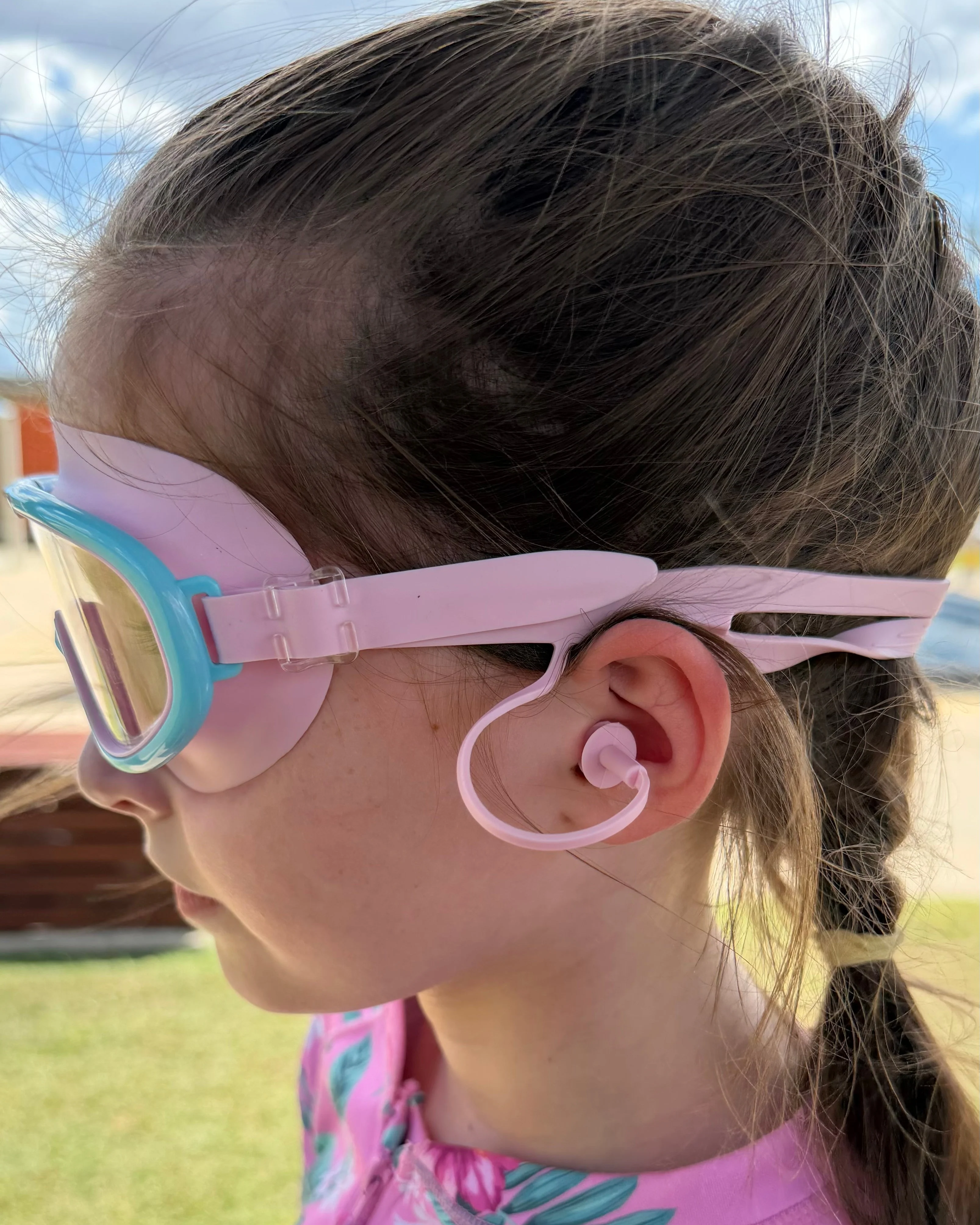 JOEYZ™ Kids Swimming Goggles with Earplugs - Image 8